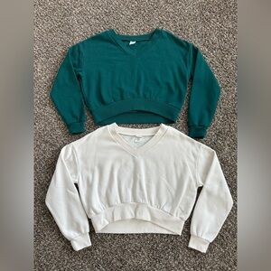 No Boundaries women's V-neck fleece cropped sweatshirts (Small and Medium)